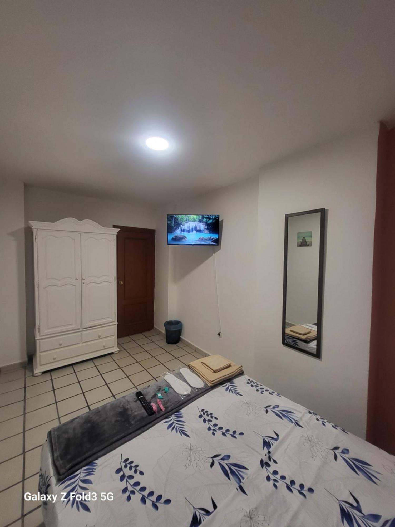 Habitacion Muy Centrica. Granada Kültér fotó
